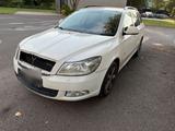 Skoda Octavia 1,4 - Skoda Octavia aus 2012 mit Benzin-Antrieb: Kombi, 1.4