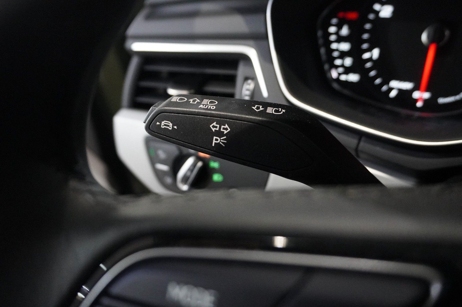 Fahrzeugabbildung Audi A5 Sportback 35 TDI S-TRONIC NAVI/LED/SHZ/DAB+