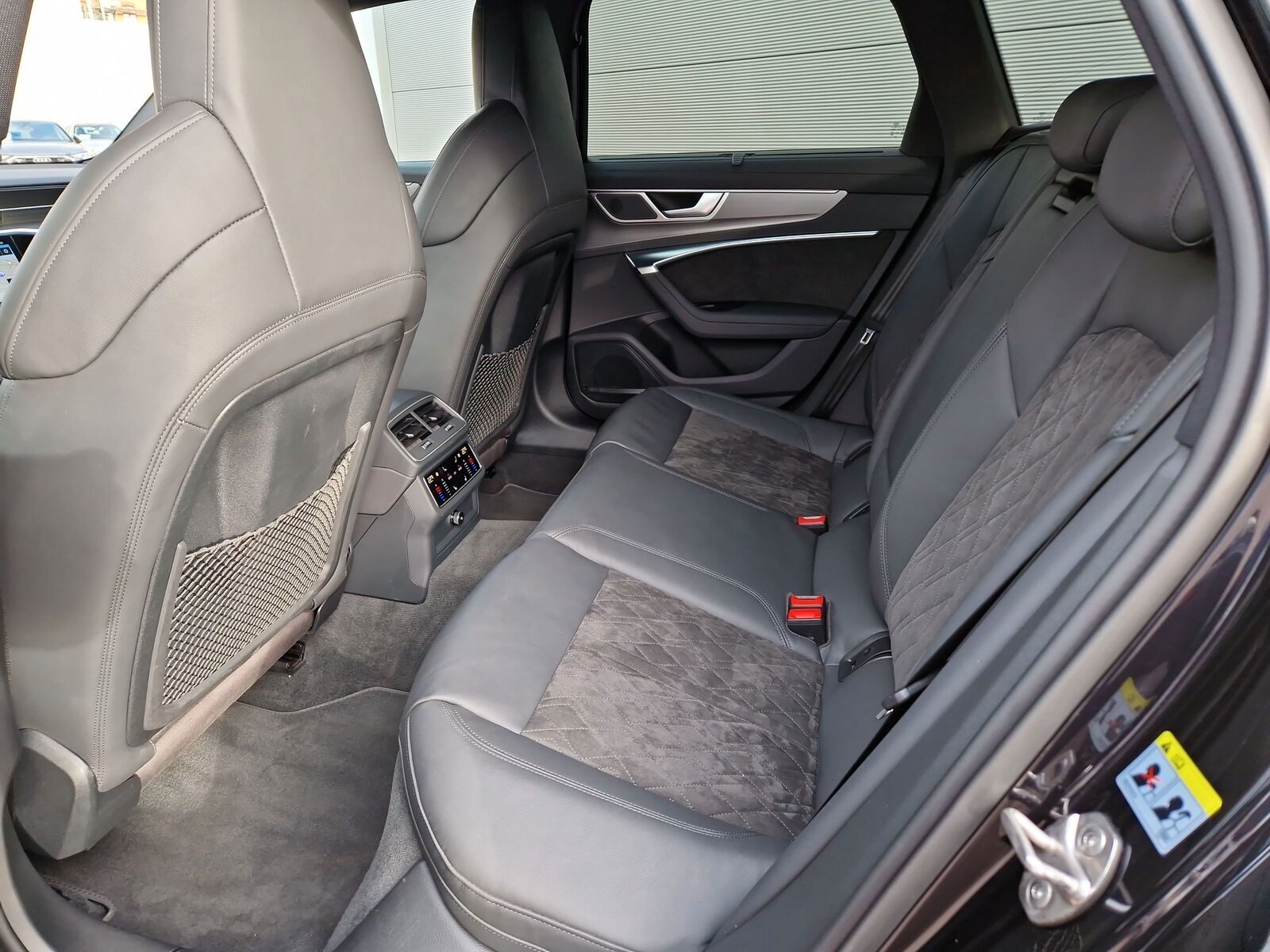 Fahrzeugabbildung Audi RS6 Avant DYNAMIK+ KERAMIK AHK NACHT LUFT B&O