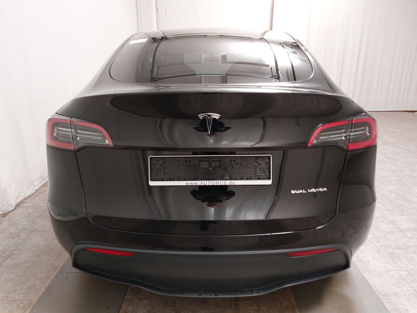 Tesla Model Y Long Range AWD Leder Navi LED Pano RFK foto 14