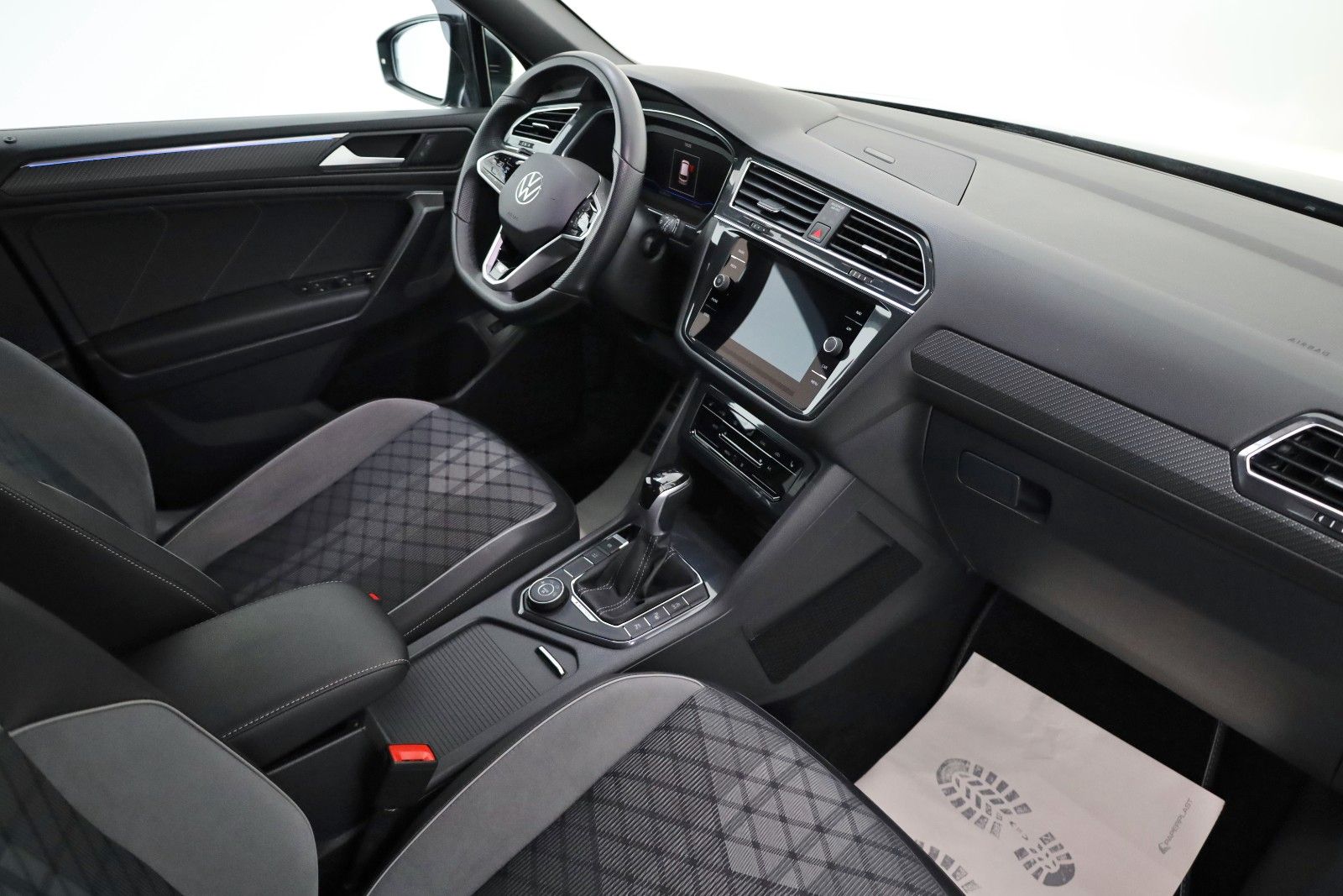 Fahrzeugabbildung Volkswagen Tiguan Allspace R-Line 4M Navi,LED,ACC,360°,AHK,