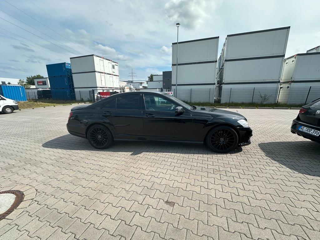 Mercedes-Benz E 320