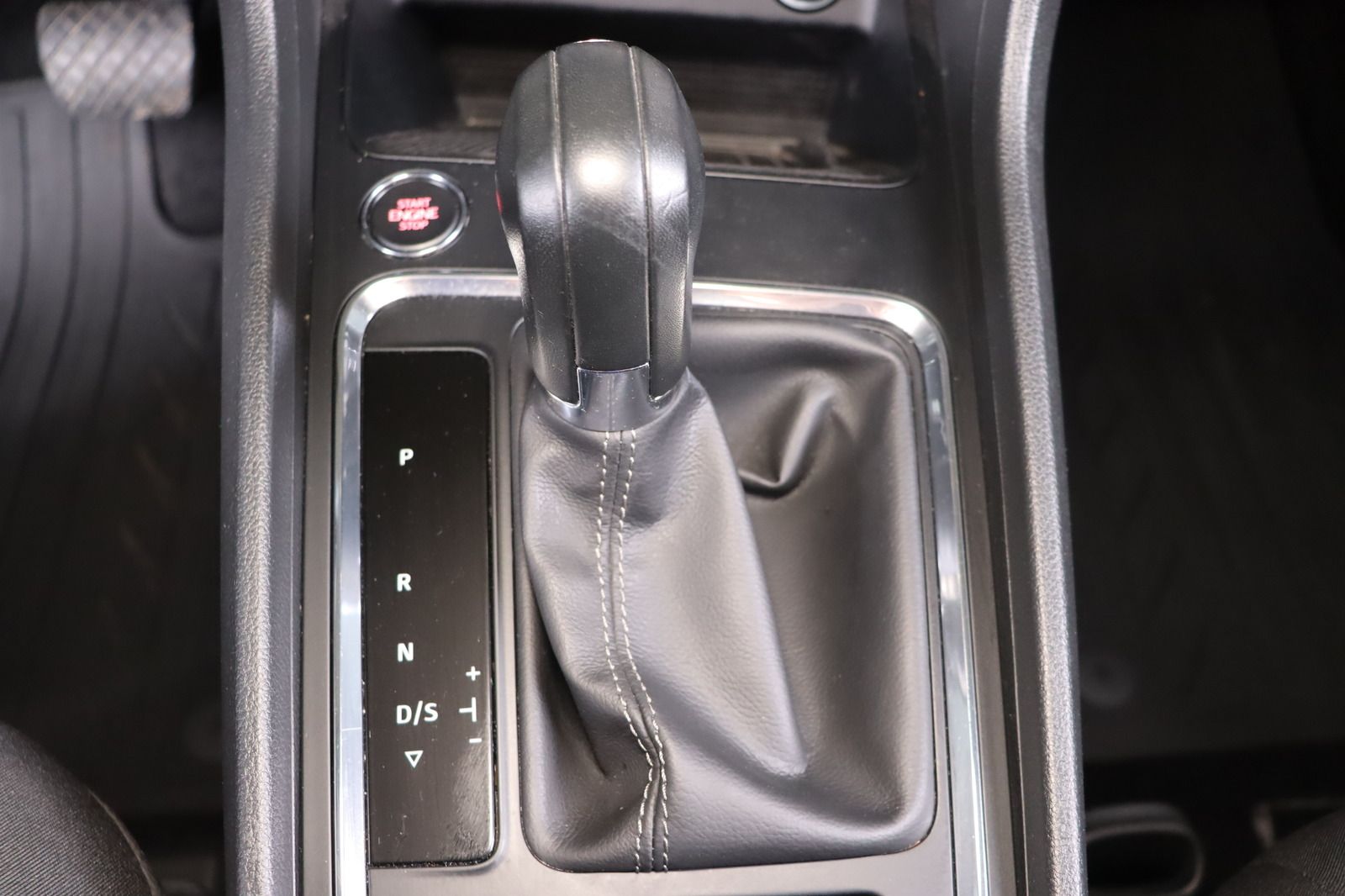 Fahrzeugabbildung SEAT Ateca 2.0 * Navi * LED * ACC * AHK