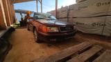 Audi 100 - Audi 100 Oldtimer mit Benzin-Antrieb