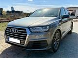 Audi Q7 3.0 TDI quattro tiptronic - - graue Audi Q7