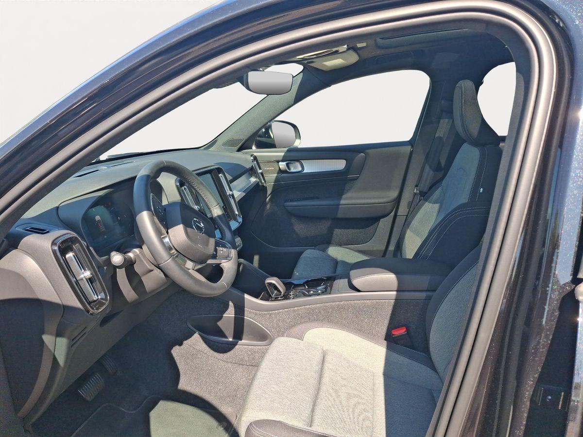 Volvo XC40 B3 Black Edition Plus 360° PANO AHK H/K 20"