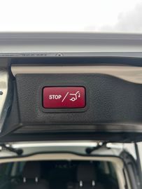 Mercedes V 220 - 11