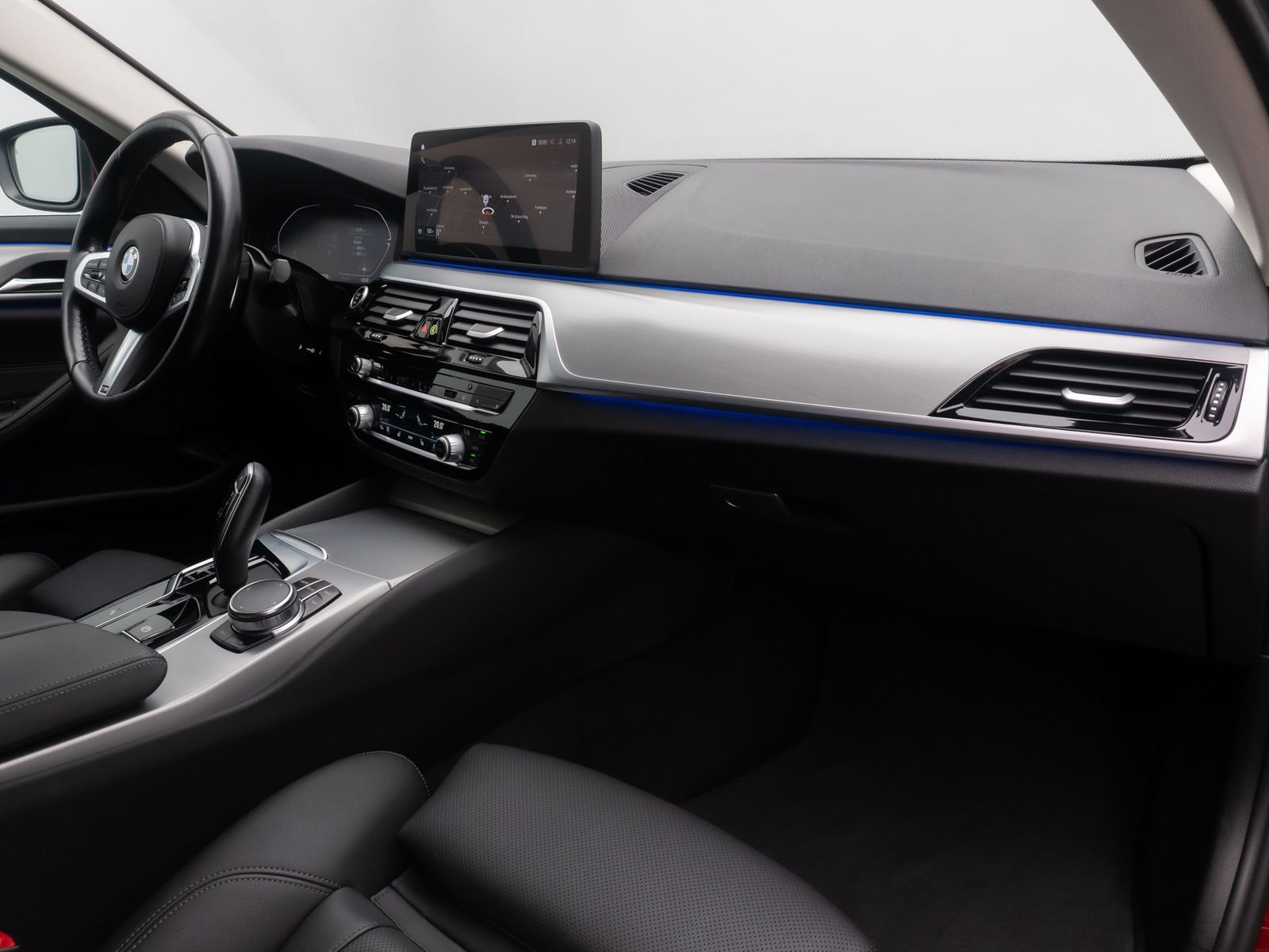 Fahrzeugabbildung BMW 520d xD HUD DAB Kamera HiFi Laser Sport AHK Komf