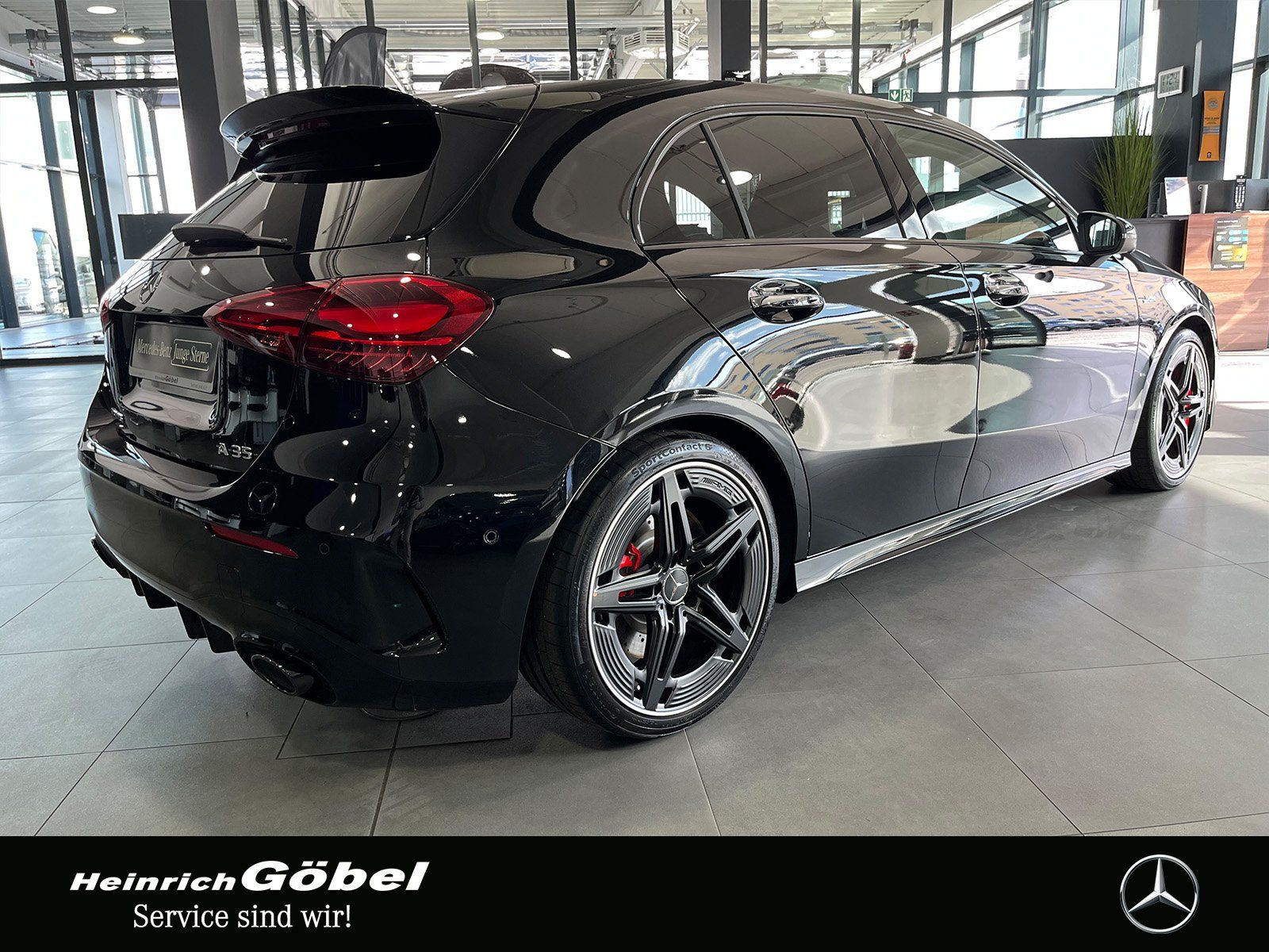 Fahrzeugabbildung Mercedes-Benz A 35 4M PANO+HUD+BURMESTER+NIGHT+360°+MEMORY