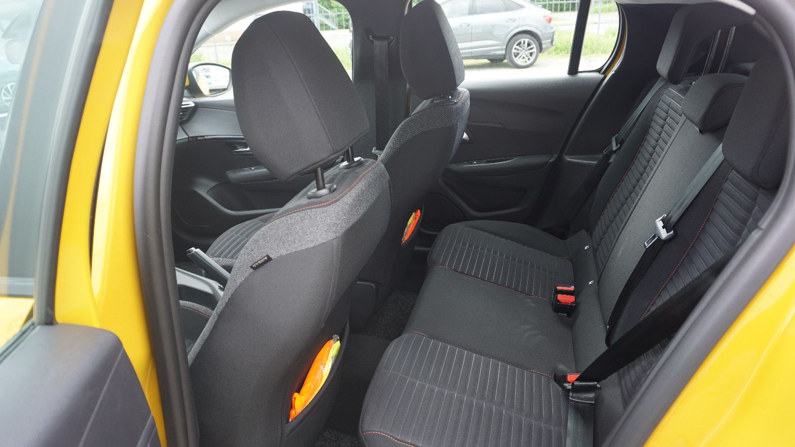 Fahrzeugabbildung Peugeot 208 Active Pack, LED, Sport, PDC, Radio DAB+