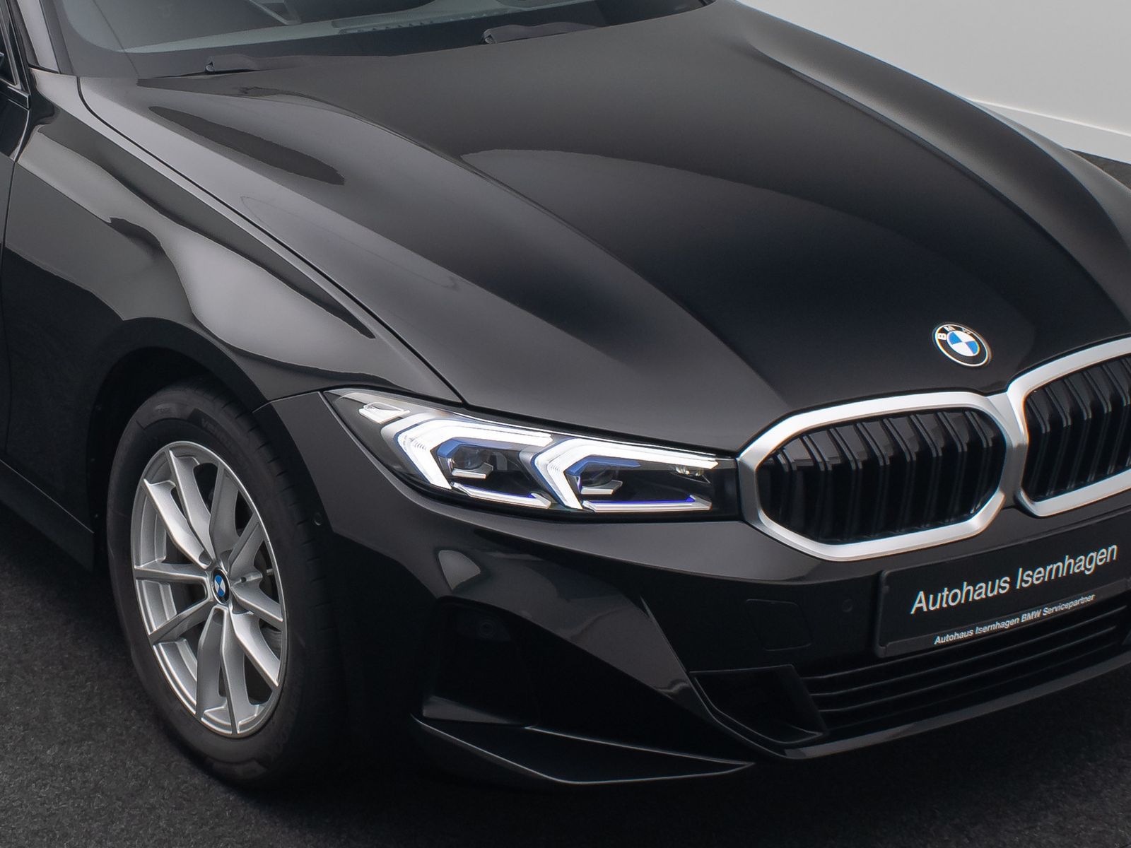 Fahrzeugabbildung BMW 320d HUD Sport Memory Kamera DAB Komfort DrivAss