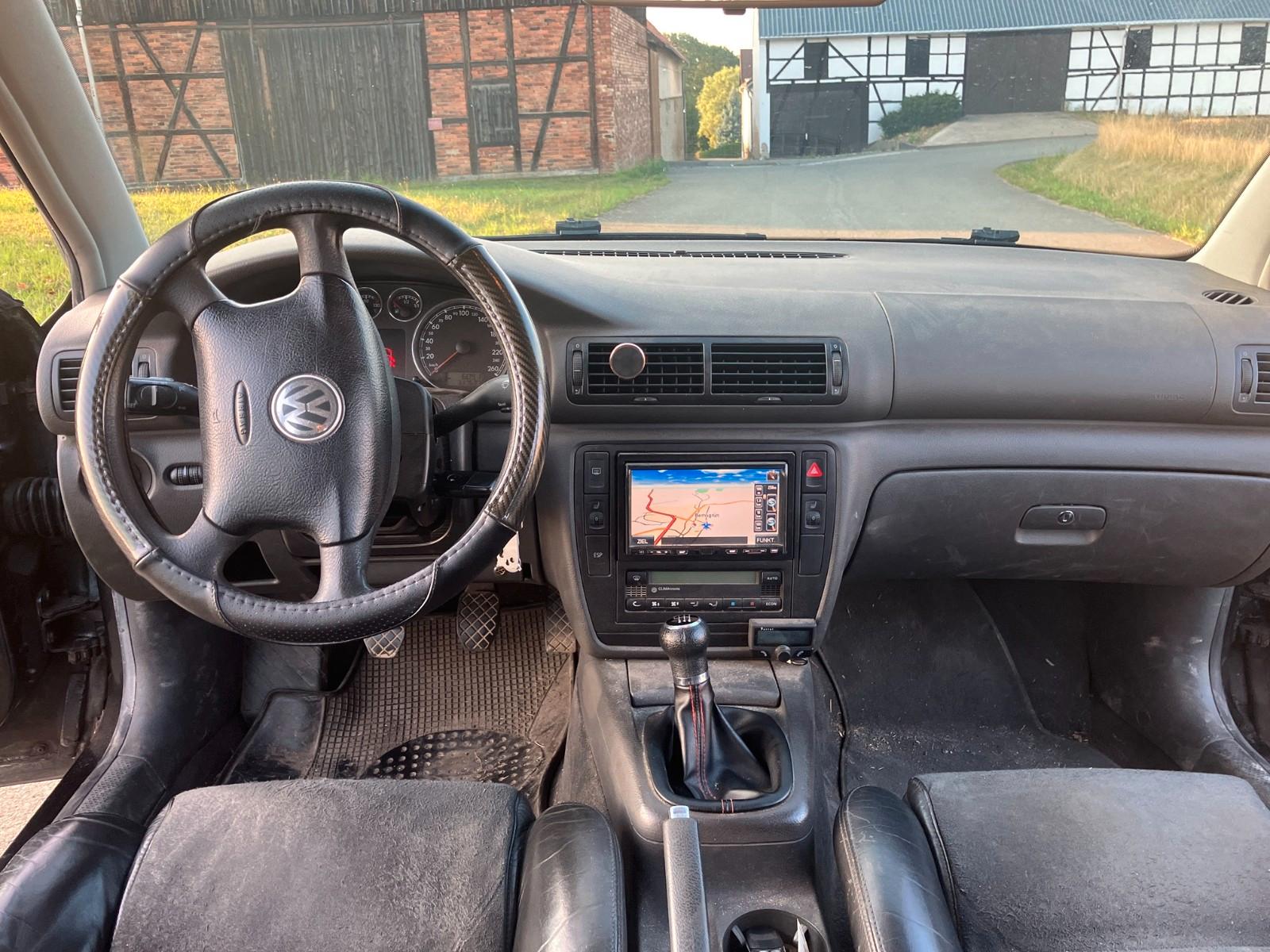 Volkswagen Passat 2004 — photo 8