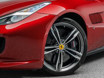 2017 Ferrari GTC4LUSSO — миниатюра 11