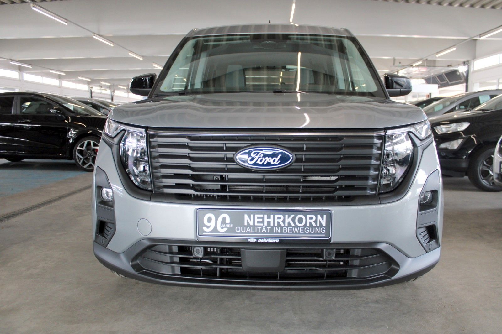 Fahrzeugabbildung Ford Tourneo Courier Titanium Automatik FahrerAssPak