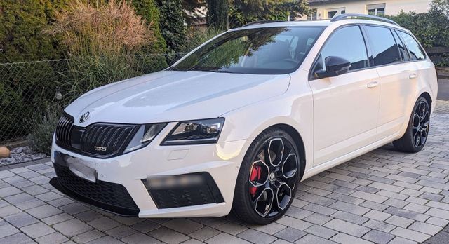 Skoda Octavia 2.0 TSI DSG RS 245 NAV,CAM,AHK,ACC...