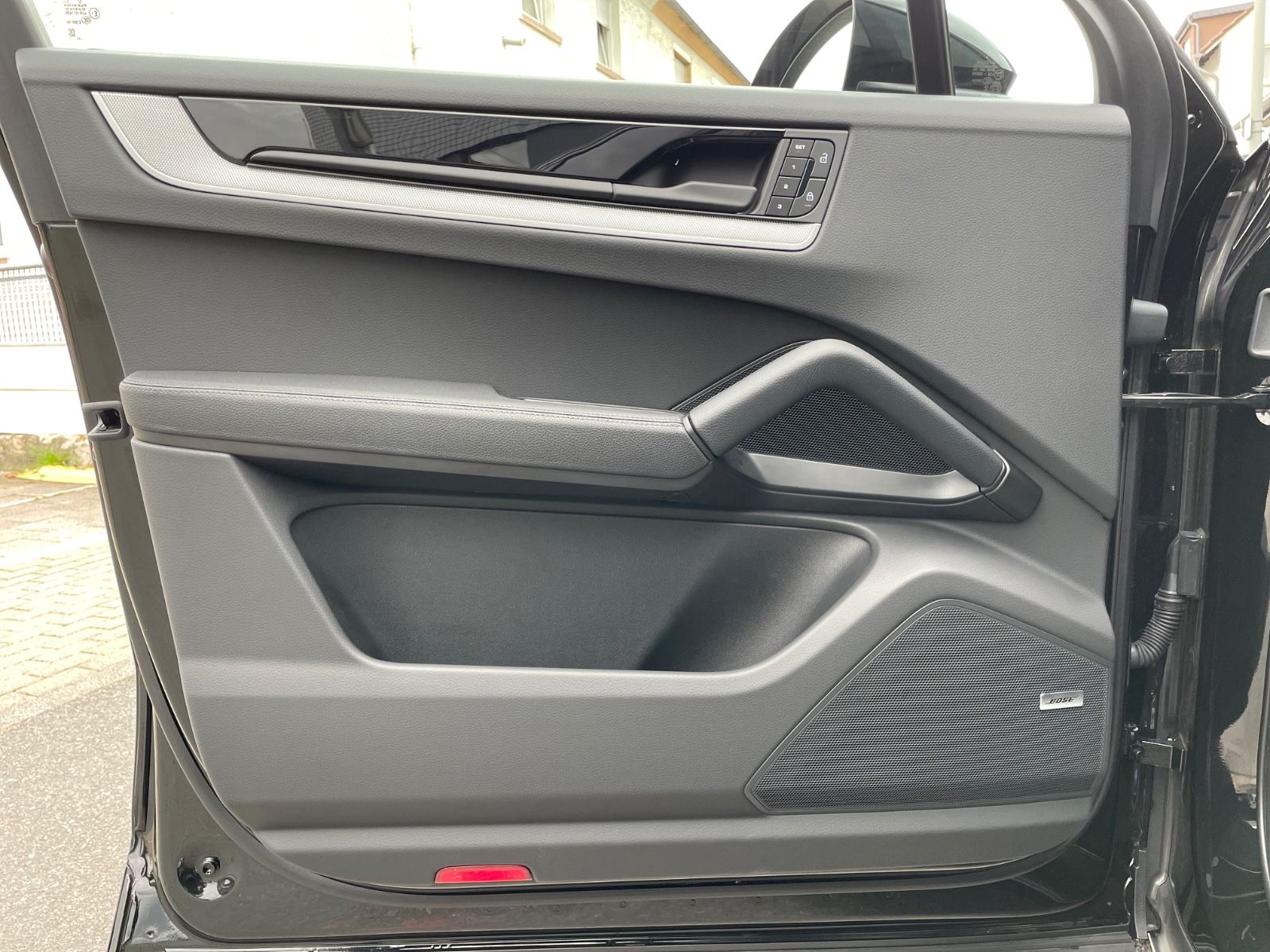 Fahrzeugabbildung Porsche Cayenne V6 Coupe |ACC|HUD|PASM|3.Displ.|Bose|22"