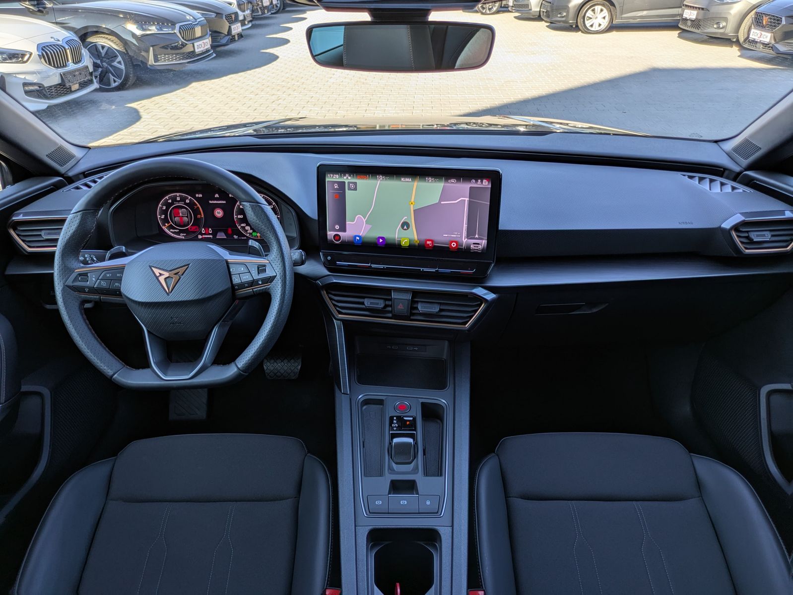 Fahrzeugabbildung CUPRA Leon 1.5 eTSI DSG MATRIX-LED*ACC*APP*KAMERA*18"