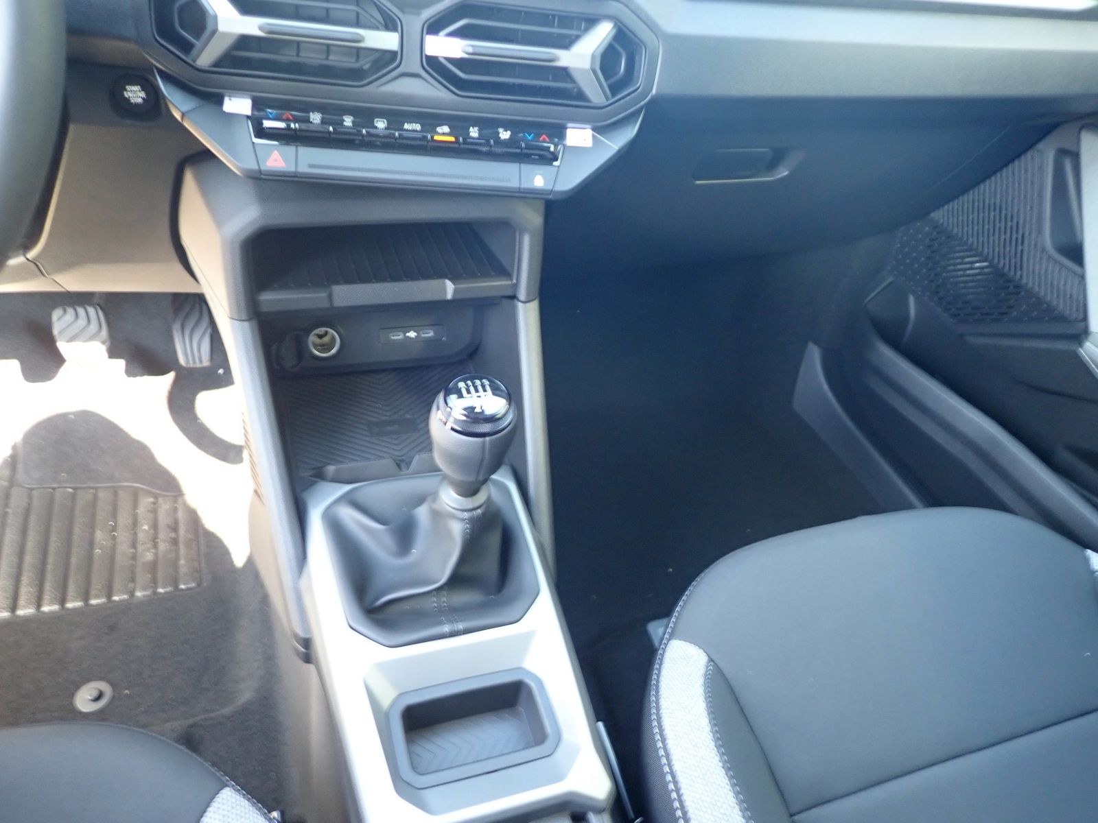 Fahrzeugabbildung Dacia Bigster Journey TCe 140
