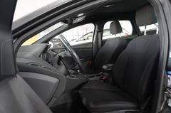 Fahrzeugabbildung Ford Focus Turnier 1.5 ST-LINE NAVI/LED/SHZ/SPORT/PDC