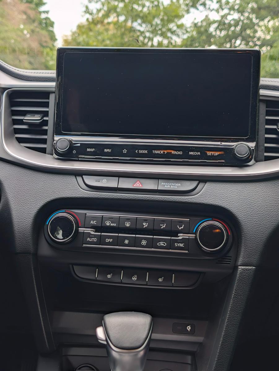 Kia cee'd SW 1.5 T-GDI DCT, AHK, LH, Keyless, 17 Zol