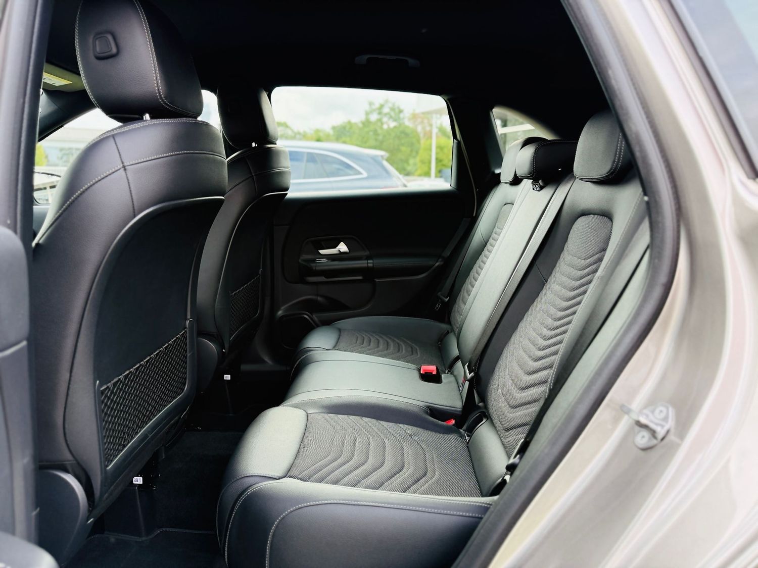 Fahrzeugabbildung Mercedes-Benz B 180 d, Autom, Distronic, PTS, RFK, Navi, Totw,