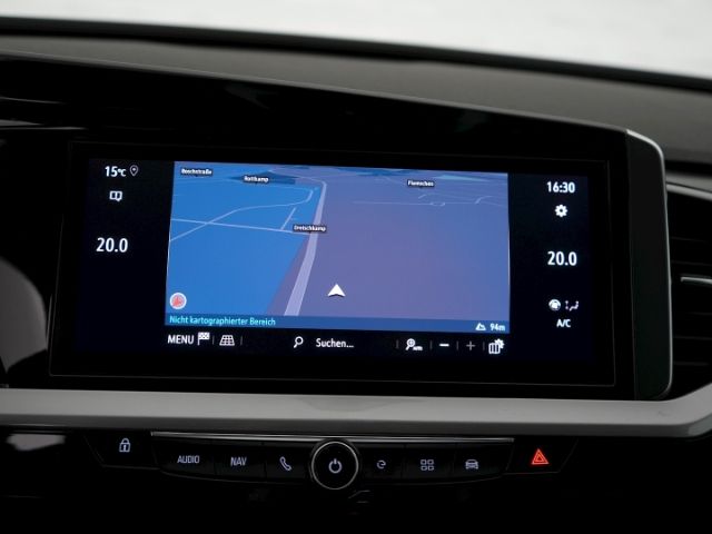 Grandland ULTIMATE PHEV 4X4 AT+LED MATRIX+NAVI+3