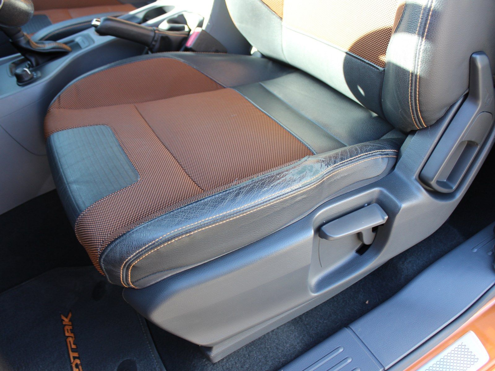 Fahrzeugabbildung Ford Ranger Wildtrak Extrakabine 4x4 3,2 TDCi
