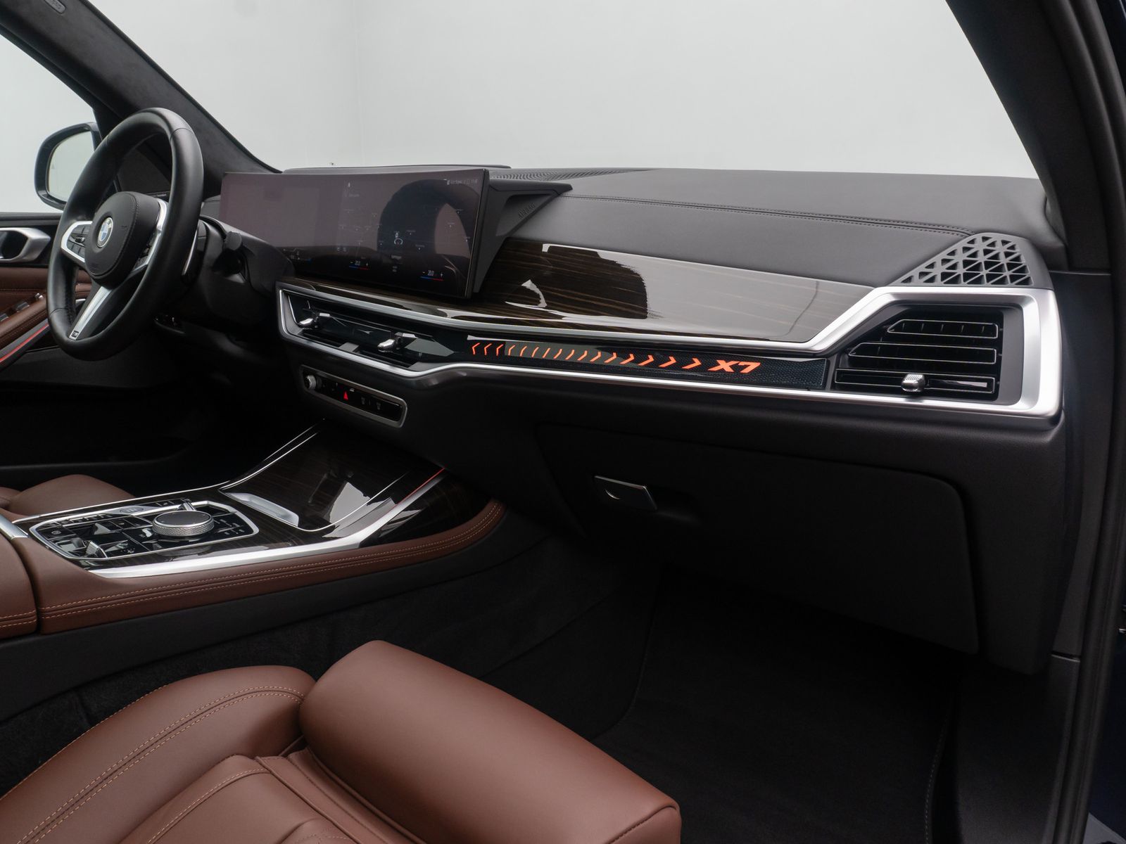 Fahrzeugabbildung BMW X7 xD40d M Sport 360&deg; SkyLounge H/K Individual