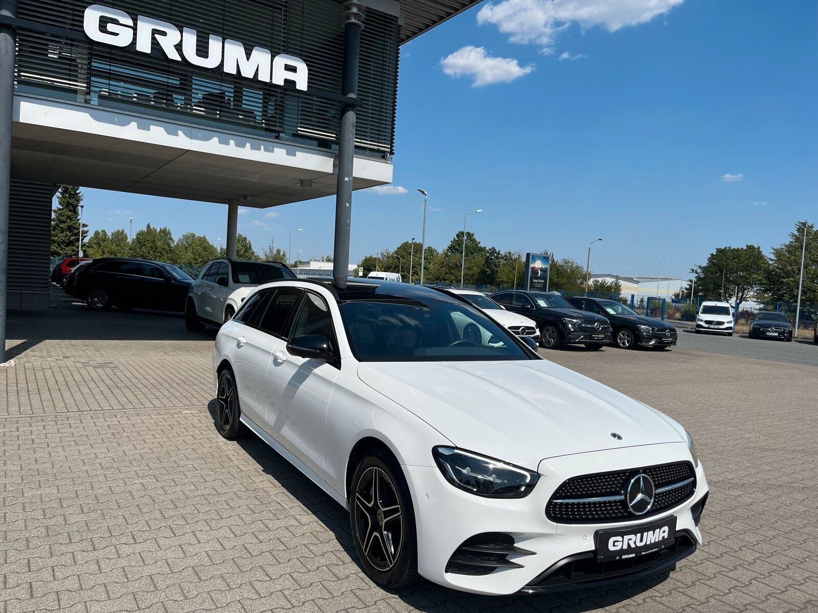 Mercedes-Benz E 300 de 4MATIC T AMG AHK Night Pano Burm 360° foto 3
