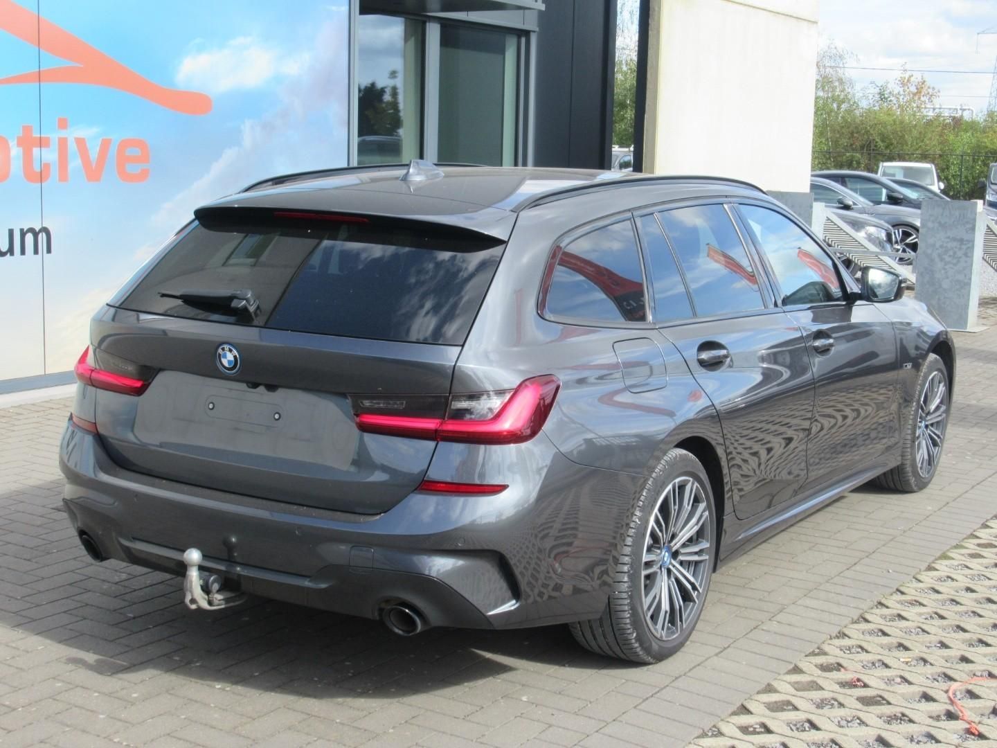 BMW 330 e xDrive Touring M-SPORT /€17.350 netto / Pa imagem 3