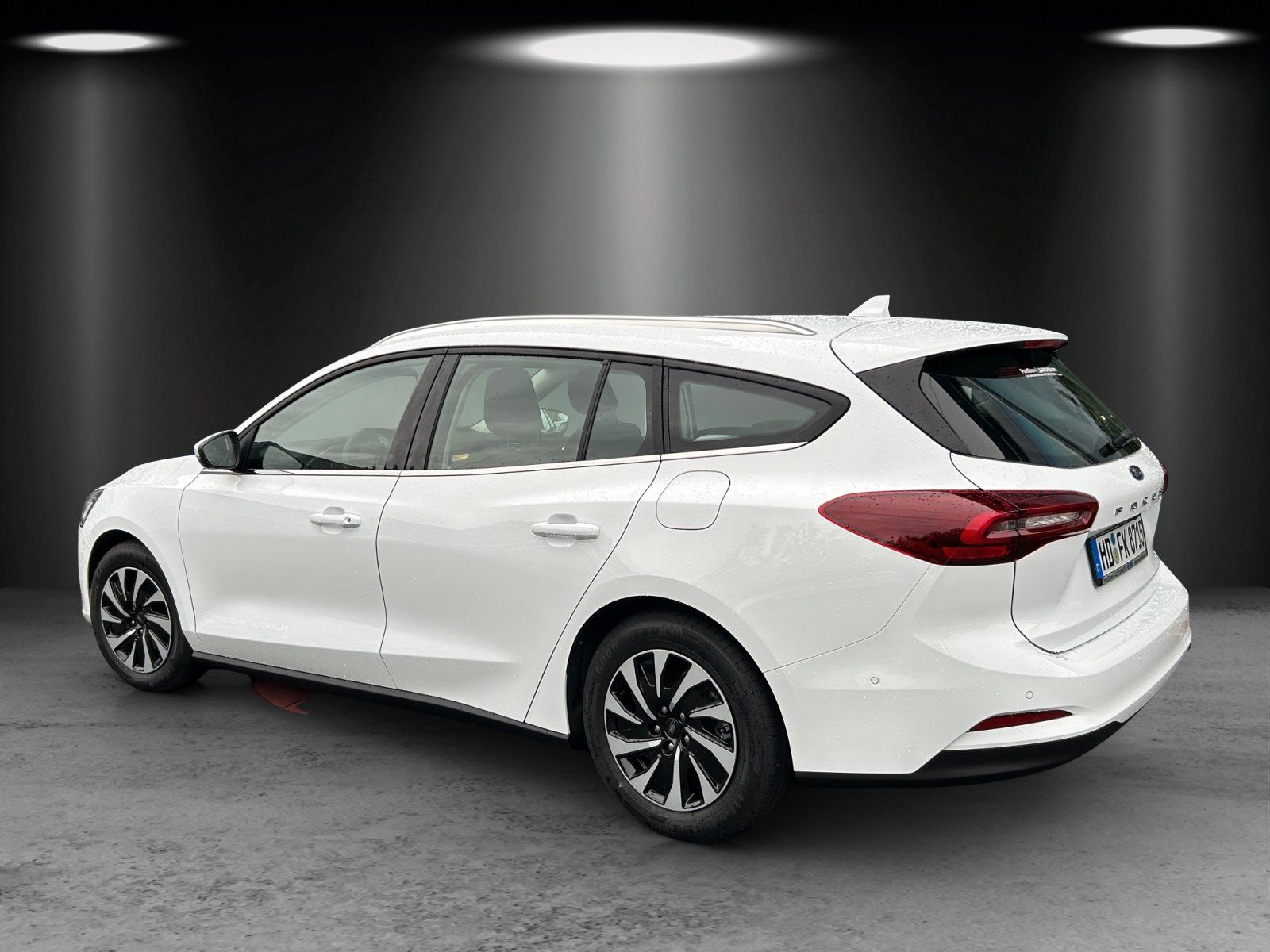 Fahrzeugabbildung Ford Focus Titanium Turnier Winter P. e.Call Kamera