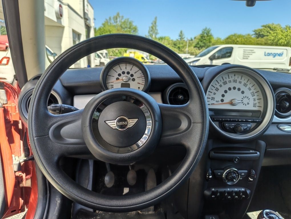 Fahrzeugabbildung MINI ONE 1.6 (75 PS) + Klima