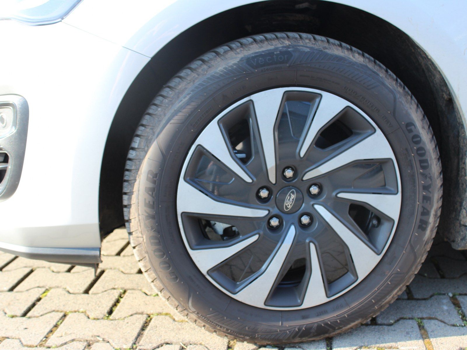 Fahrzeugabbildung Ford Focus Titanium X 1,0 EcoBoost