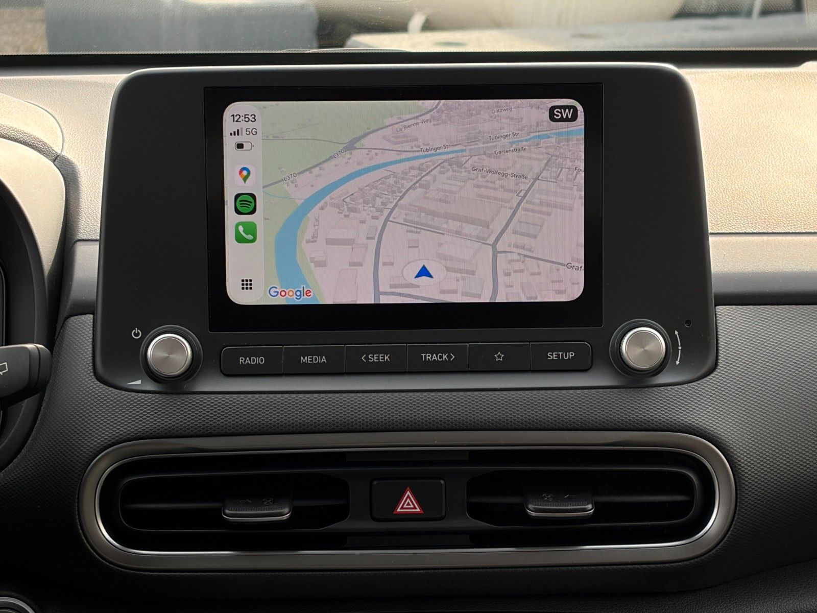 Fahrzeugabbildung Hyundai KONA E Select ACC LHZ SHZ LKAS PDC Kam CarPlay