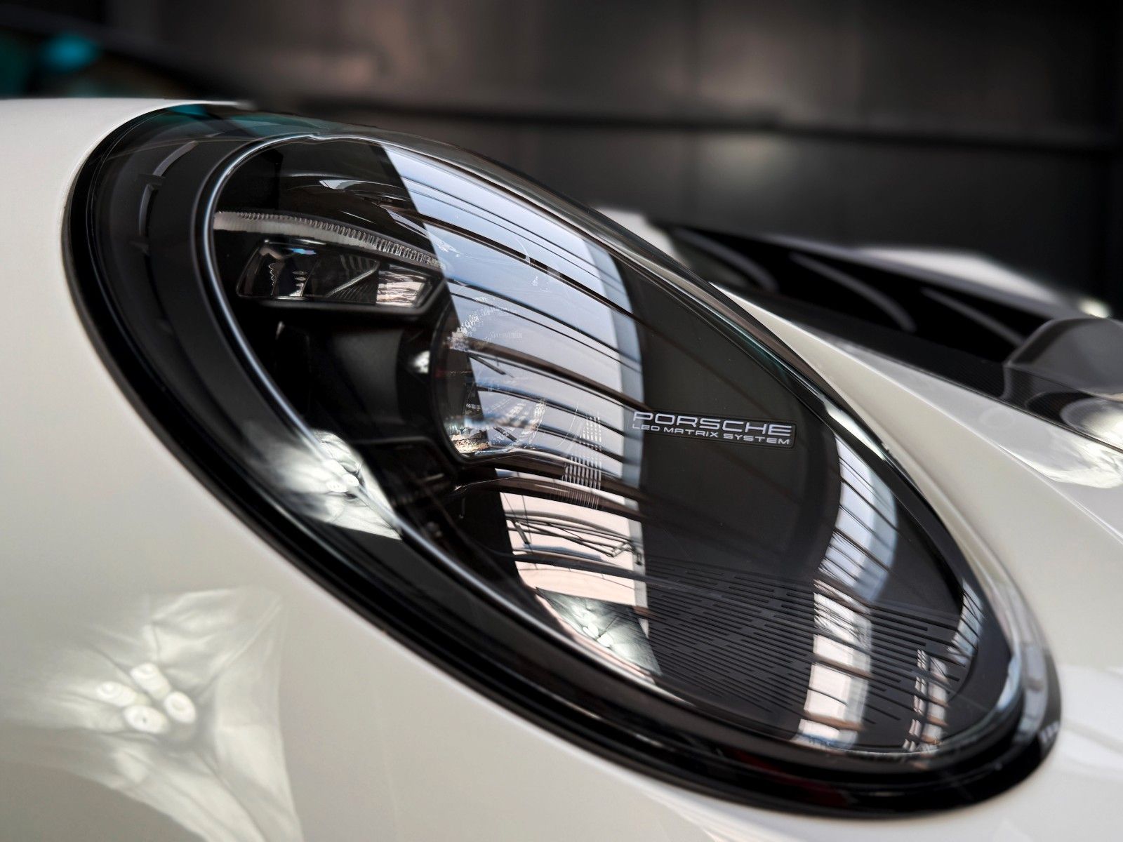 Fahrzeugabbildung Porsche 992 GT3RS + Weissach + PCCB + Clubsport + Magnes