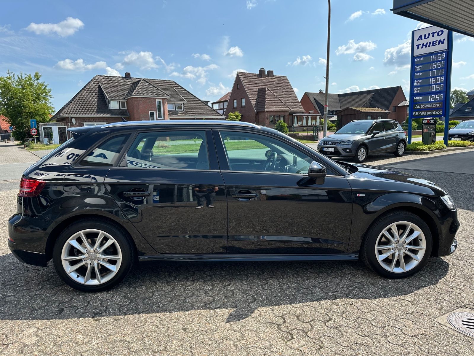 Fahrzeugabbildung Audi A3 2.0 TDI Sportback S line S tronic Navi/BiXeno