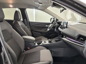 Fotografie des Nissan Qashqai 1.3 DIG-T 4x4 MHEV Xtronic N-Connecta (J