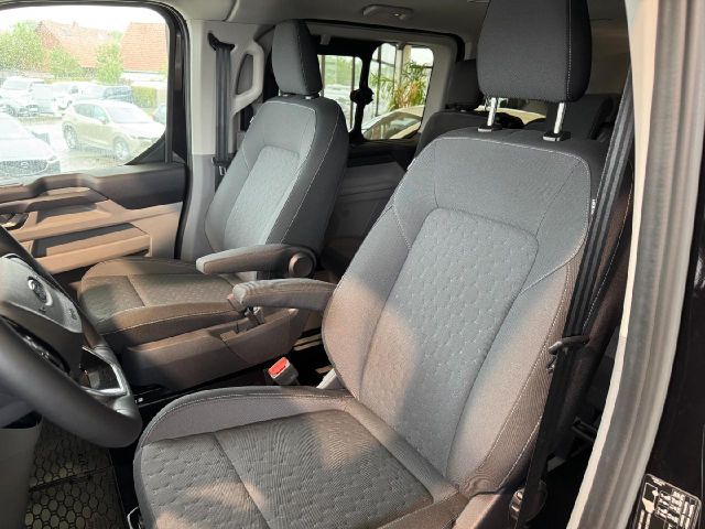 Ford Tourneo Custom 320 L1 Titanium FWD