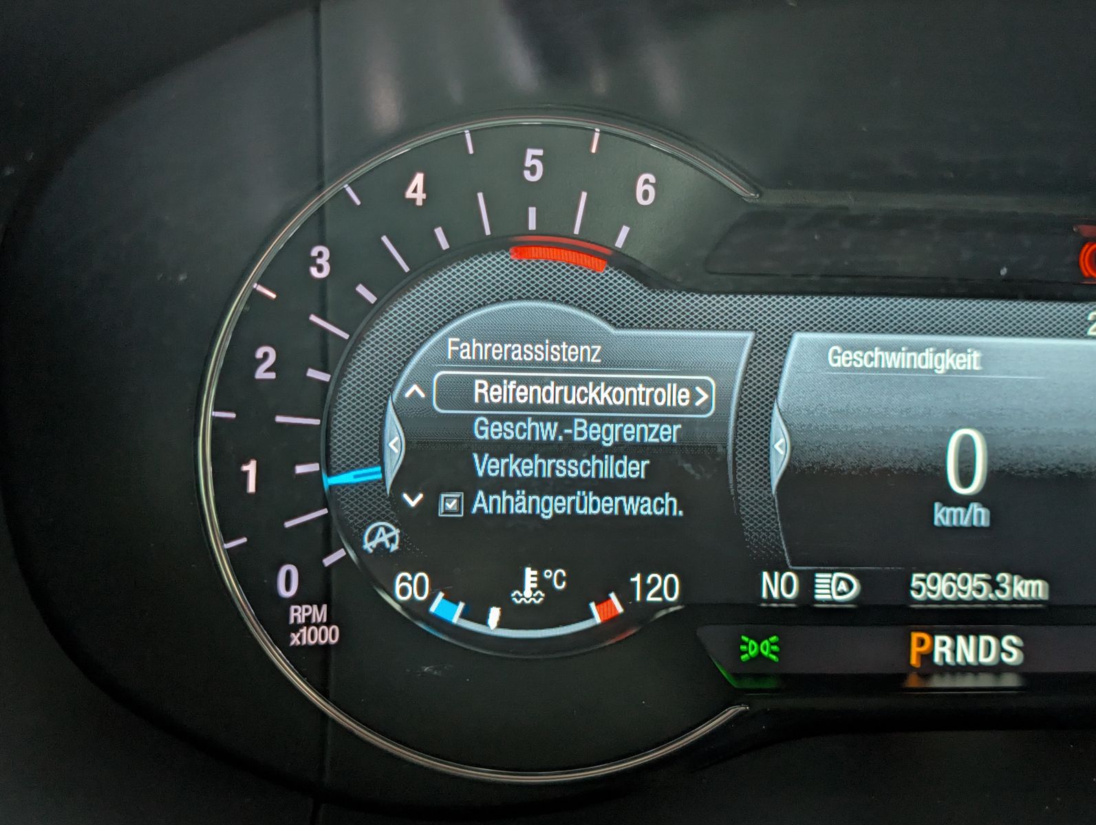 Fahrzeugabbildung Ford Galaxy Titanium 2.0 EB ACC PANO AHK LED 7-SITZE