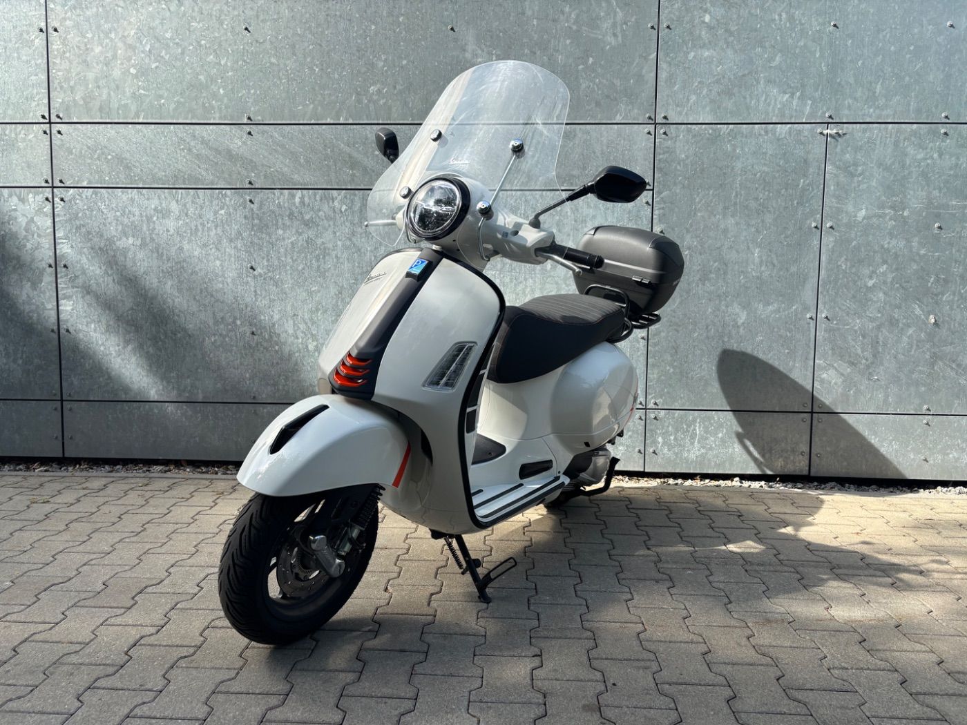 Fahrzeugabbildung Vespa GTS 300 Super Sport Windschild Topcase