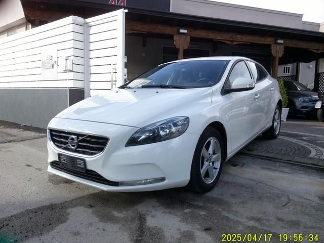 Volvo VOLVO V40 D2