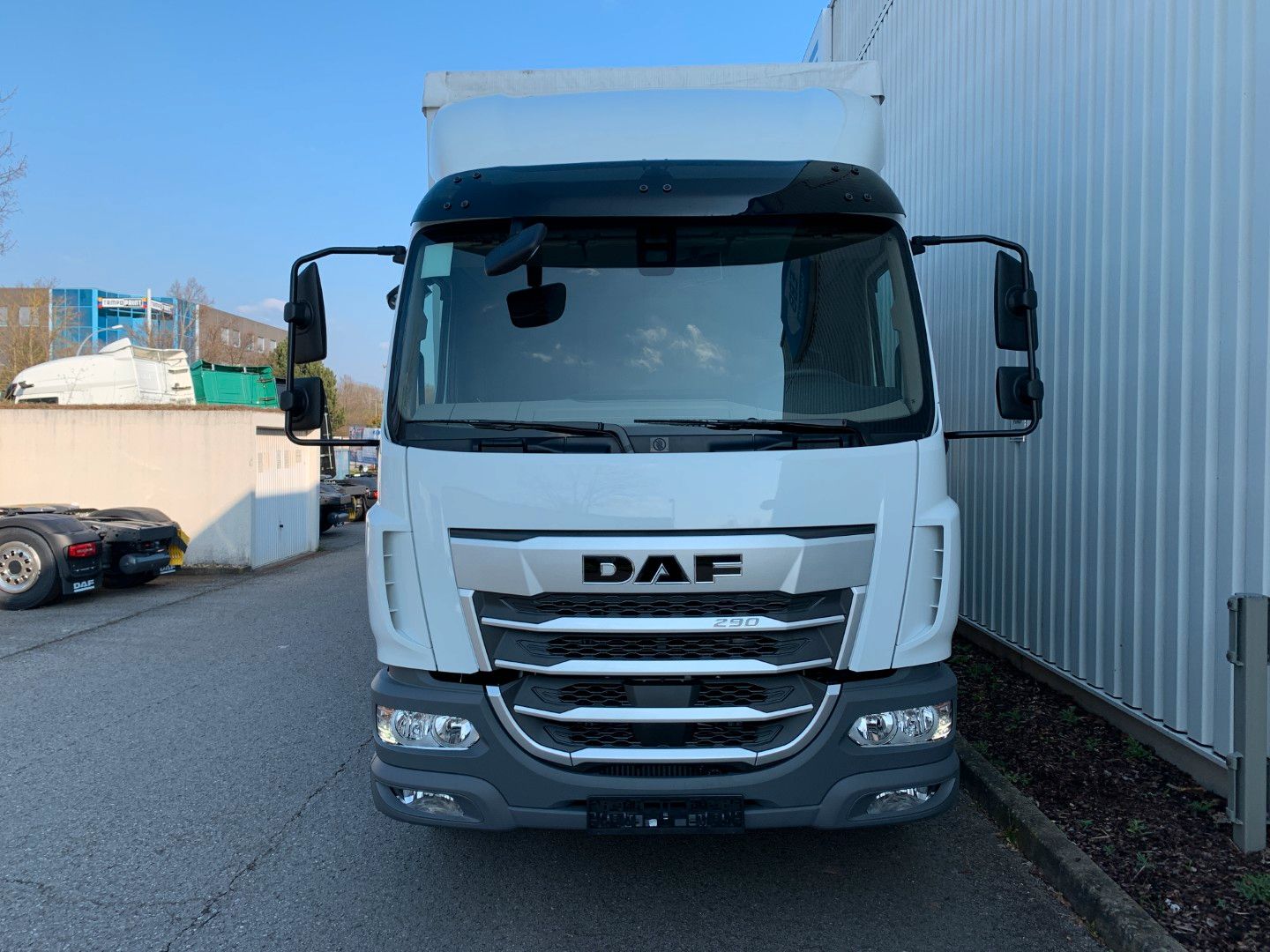 Fahrzeugabbildung DAF FA XB 290 16t Curtainsider