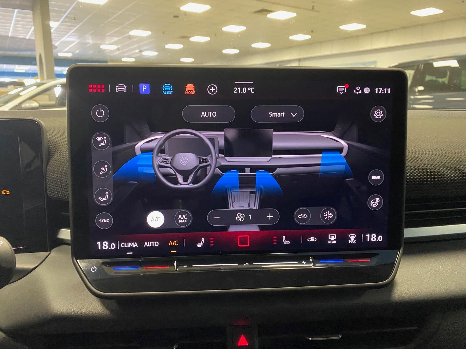 Fahrzeugabbildung Volkswagen T-Roc 1.5 eTSI R-Line NEUES MODELL AHK+ACC+KAMER