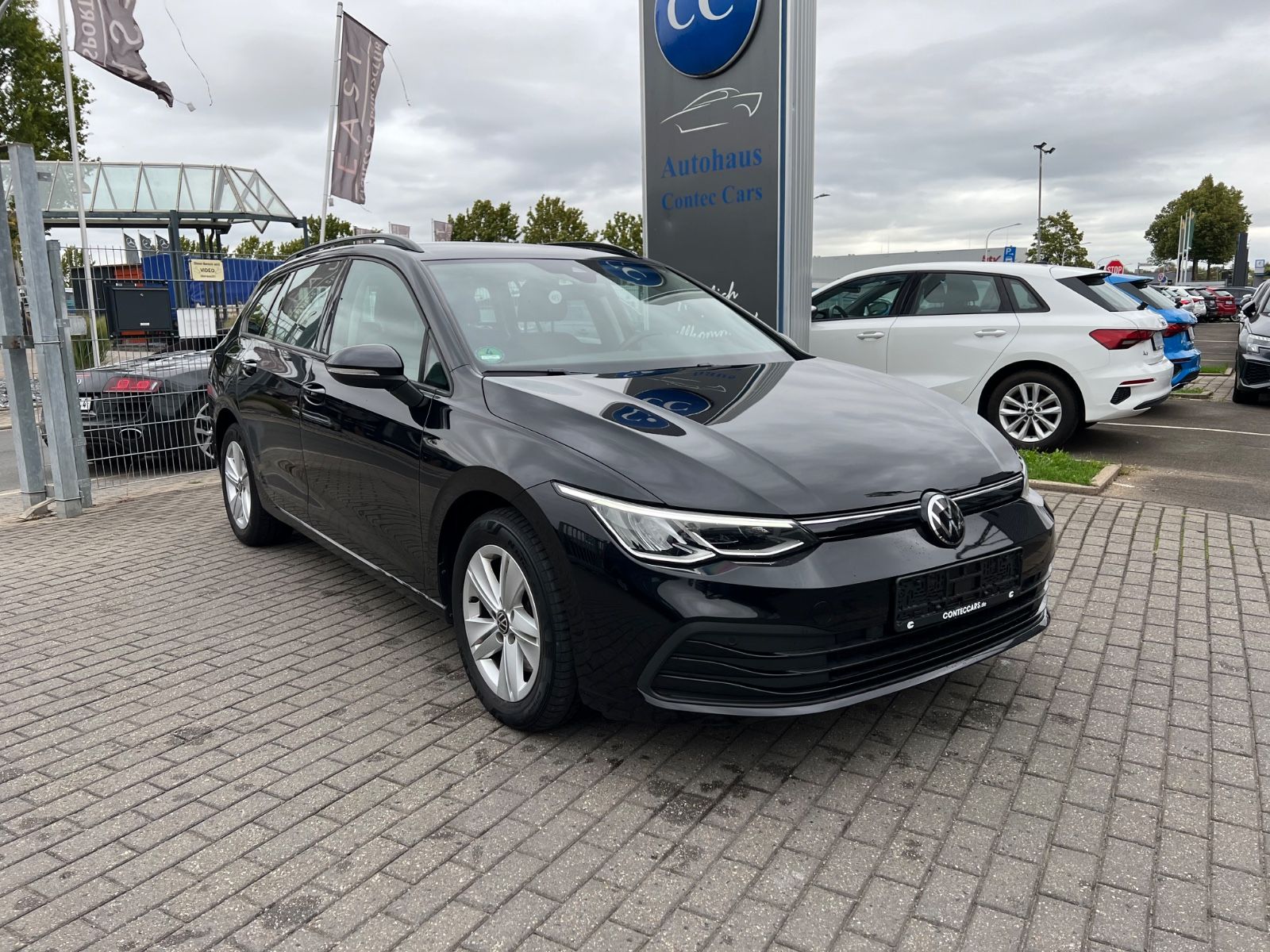 Volkswagen Golf VIII 2.0 TDI Variant Life 3Zone+ACC+CarPLAY