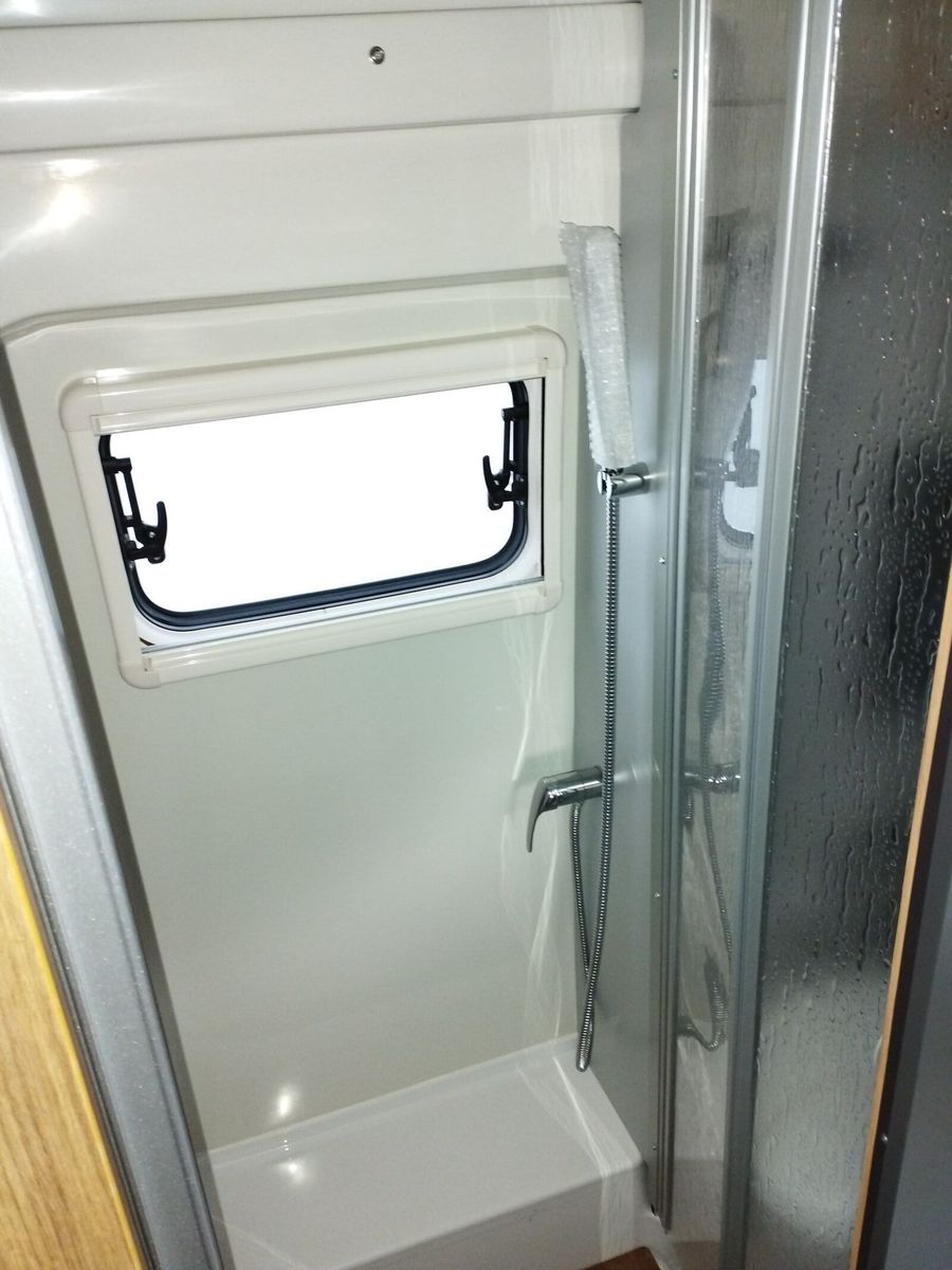 Fahrzeugabbildung Karmann Dexter 4x4 DE 570 AW Allrad 4x4, RFK, AHK