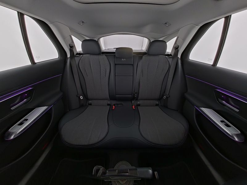 Fahrzeugabbildung Mercedes-Benz E 220 T d Avantgarde*AHK*Pano*Distro*Totwink*LED