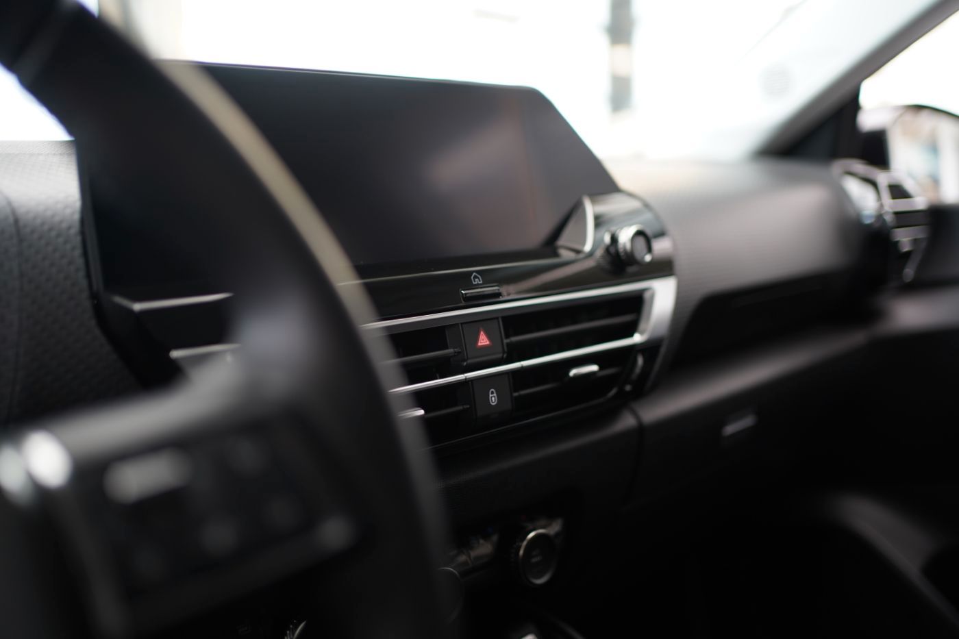 Fahrzeugabbildung Citroën C4 PureTech 130 Shine Anhängerkupplung Allwetter