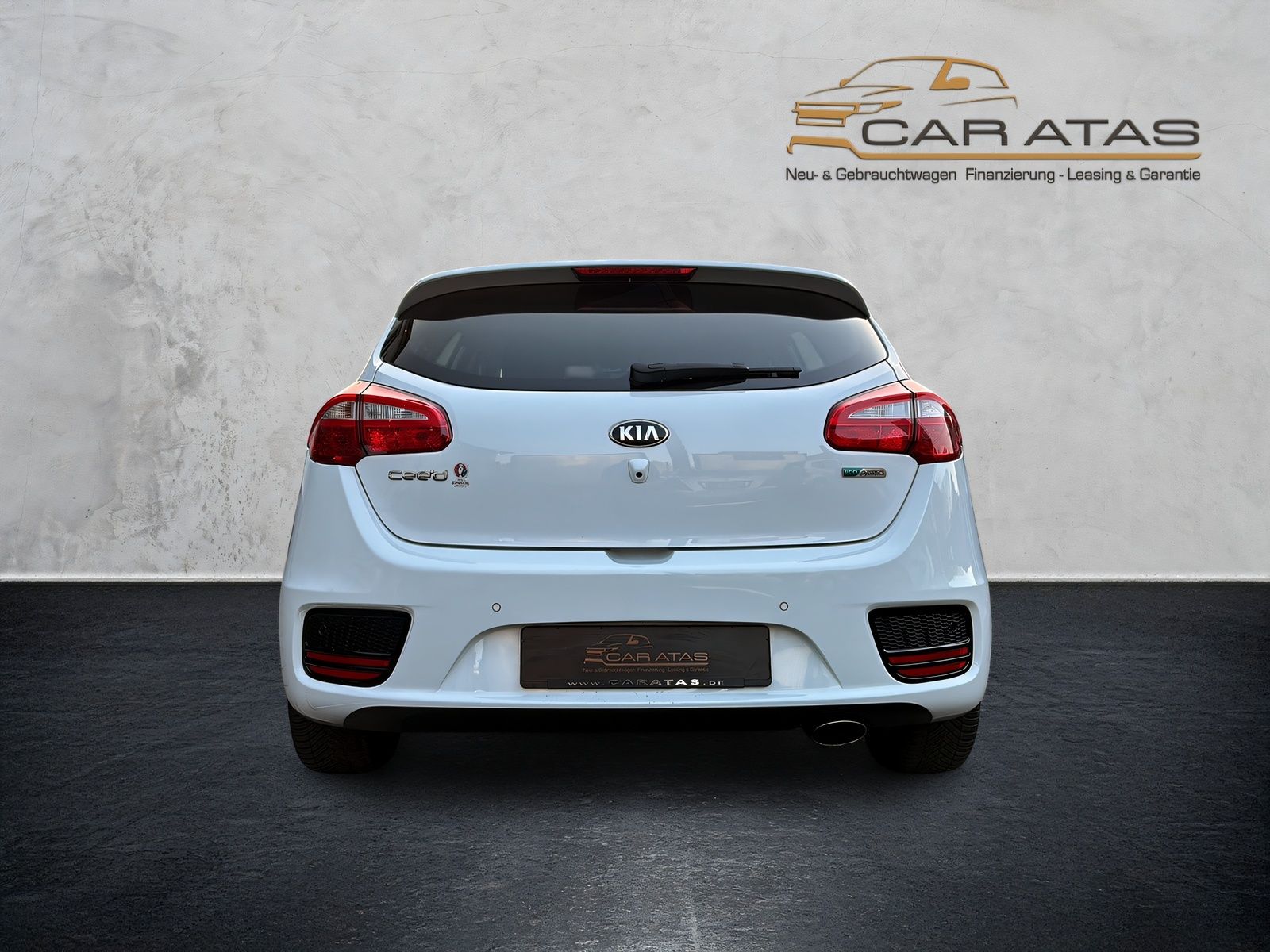 Fahrzeugabbildung Kia cee´d NAVI SITZHEIZ 2 x KLIMAAUT .TEMP. RF KAM