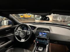 JAGUAR XE 2.0 d / R-Sport / 1.H / NUR. 89.tKM/ GARANTIE