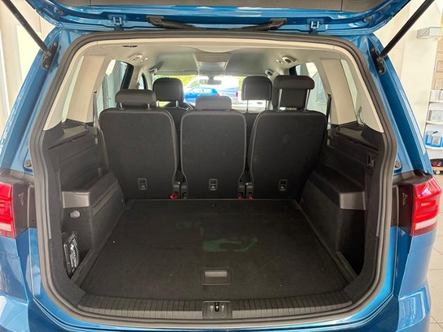 Touran  R-Line 1.5 TSI LED NAV ACC AHK KAM 8FACH
